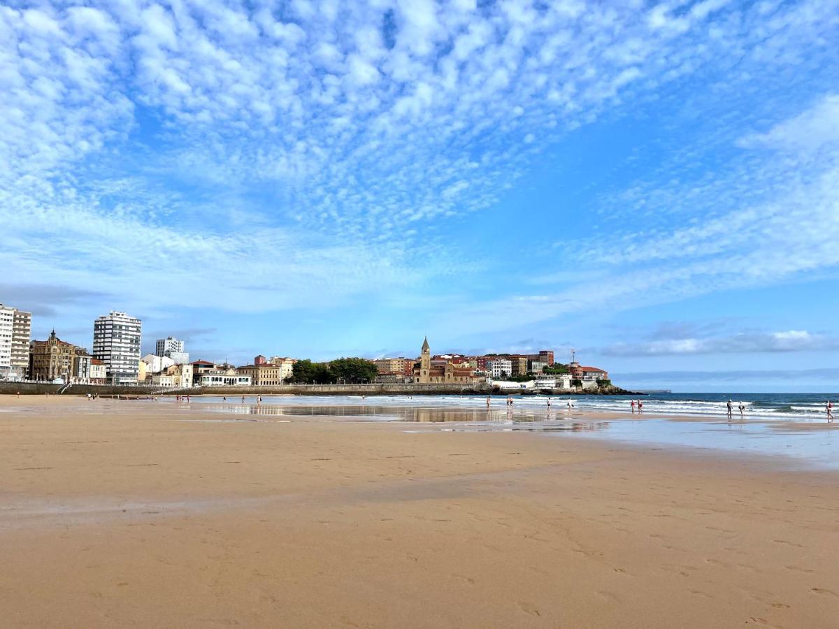 Atico Primera Linea Playa De San Lorenzo 기욘 외부 사진